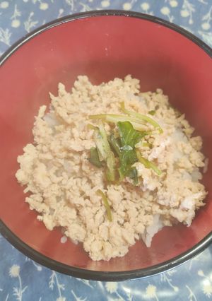 だしで煮含める・軽やか鶏そぼろ丼-レシピのメイン写真