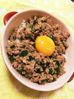 ◆豚ひき肉とニラのスタミナ回復丼◆-レシピのメイン写真