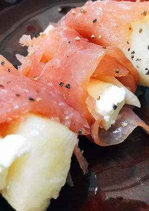 おもてなし前菜♡桃とチーズの生ハム巻き-レシピのメイン写真