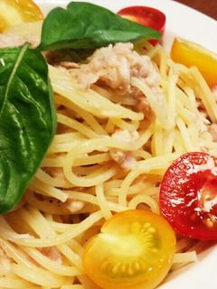 簡単♪トマトとバジル、ツナの冷製パスタ-レシピのメイン写真
