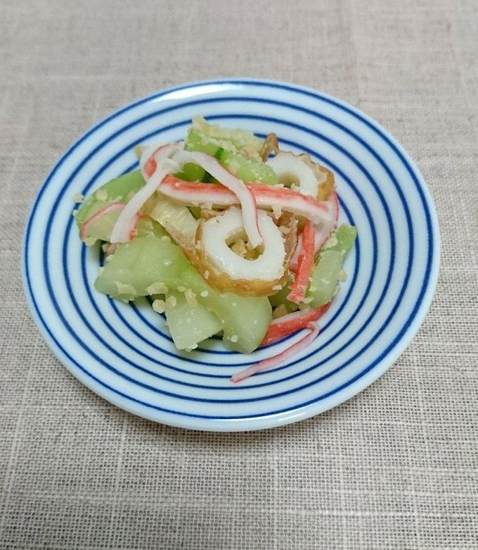 胡瓜の浅漬けにちくわとカニかまいれて！ by michi:630 【クックパッド