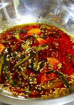 暑い日は辛い油で暑気払い！食べるラー油！-レシピのメイン写真