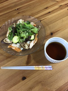 ゆで麺とコンビニささみでサラダうどん-レシピのメイン写真