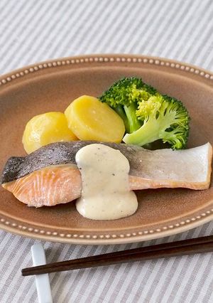 北海道産秋鮭のレンジ蒸しチーズマヨソース-レシピのメイン写真