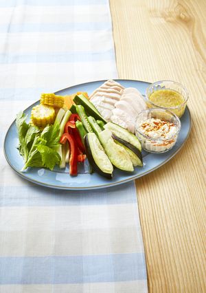 サラダチキンと夏野菜のディップソース添え-レシピのメイン写真