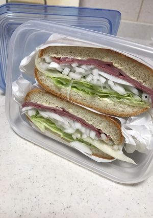 パストラミビーフのサンドイッチ-レシピのメイン写真
