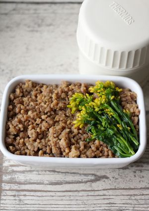 菜の花「押し花そぼろ弁当」-レシピのメイン写真
