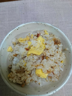 簡単!かつお節と梅と入り卵の混ぜご飯-レシピのメイン写真