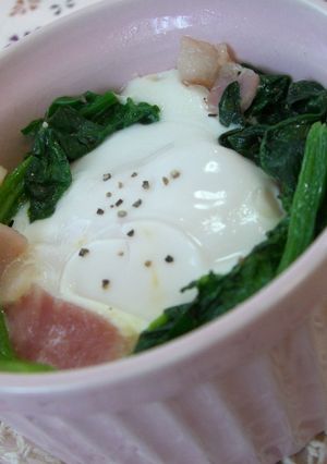朝食にも♡ほうれん草と半熟卵のココット♫-レシピのメイン写真
