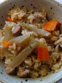 白だしで鶏ごぼう炊き込みご飯-レシピのメイン写真
