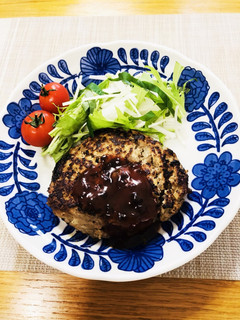 肉汁たっぷりハンバーグ-レシピのメイン写真
