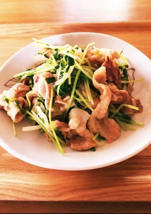 シャキシャキ☆豚バラ肉と豆苗のもやし炒め-レシピのメイン写真