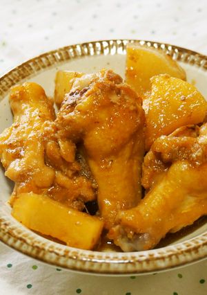 手羽元と大根のニンニク生姜の胡麻煮♪-レシピのメイン写真