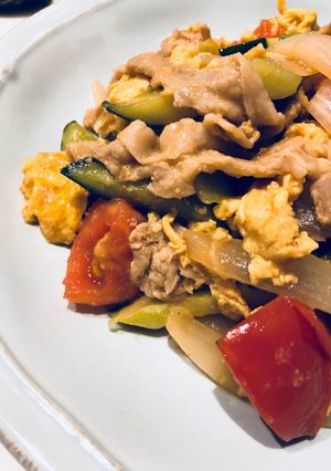 豚肉とトマトとキュウリのオイスター炒め-レシピのメイン写真