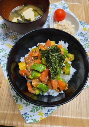 アボカド・サーモン丼-レシピのメイン写真