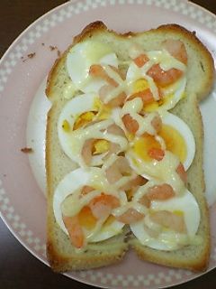 マヨがおいしい♪ゆで卵とエビのトースト♪-レシピのメイン写真