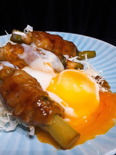 アスパラチーズ肉巻きの照り焼き温玉添え-レシピのメイン写真
