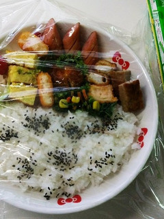 家で食べる弁当は《皿》に盛ってラップ!-レシピのメイン写真