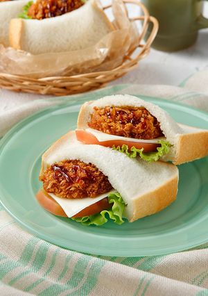 メンチカツで豪華！ポケットサンドイッチ-レシピのメイン写真