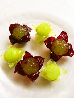 ☺いろいろ使える飾り切り♪ぶどうでお花✿-レシピのメイン写真