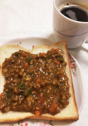 早く起きた休日の朝はカレーパン-レシピのメイン写真