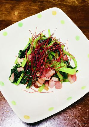 あるもんで。小松菜ベーコンにんにく炒め-レシピのメイン写真