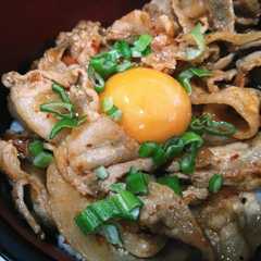 รูปของ 簡単☆豚キムチ丼　豚バラ　キムチ　丼ぶり
