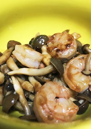 お酒のお供に♪エビときのこのオイバタ炒め-レシピのメイン写真