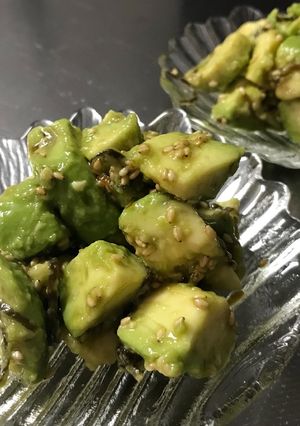 超簡単☆材料3つアボカド塩昆布のおつまみ-レシピのメイン写真