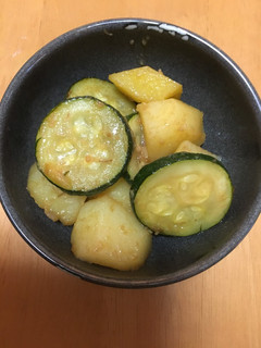 ズッキーニとじゃがいもの塩麹炒め♪-レシピのメイン写真