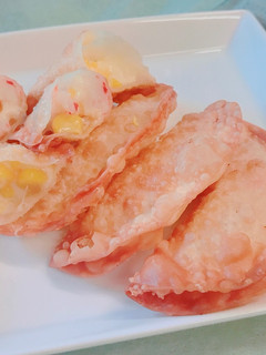 カニカマとコーン缶☆餃子皮でチーズ揚げ-レシピのメイン写真
