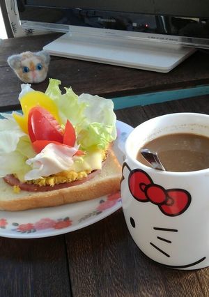 赤、黄色チューリップ色のトースト-レシピのメイン写真