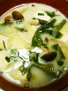 血圧の安定に!亜麻仁油入りみそ汁-レシピのメイン写真