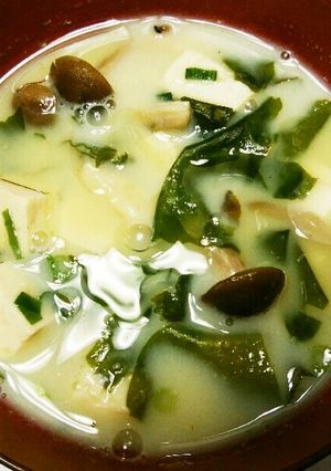 血圧の安定に！亜麻仁油入りみそ汁-レシピのメイン写真