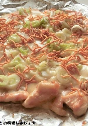 簡単★ベビースターとたっぷり葱の鶏肉ピザ-レシピのメイン写真