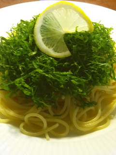 大量の大葉の魚醤パスタ-レシピのメイン写真