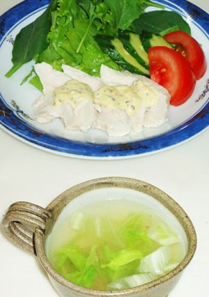 鶏胸肉のサラダとレタスのスープ-レシピのメイン写真
