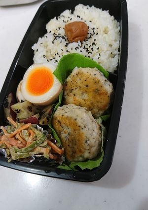 とり挽き肉のゆかりハンバーグ★簡単お弁当-レシピのメイン写真