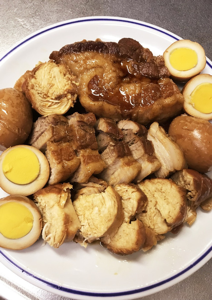煮豚と一緒に煮鶏！圧力鍋で簡単！煮卵も！-レシピのメイン写真