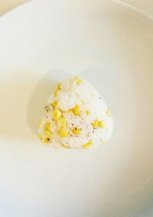 バターコーンおにぎり-レシピのメイン写真