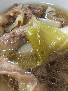 簡単美味・牛すじと蒟蒻と長葱の煮込み-レシピのメイン写真