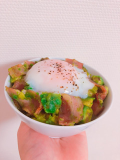 アボカドベーコン丼with温泉卵-レシピのメイン写真