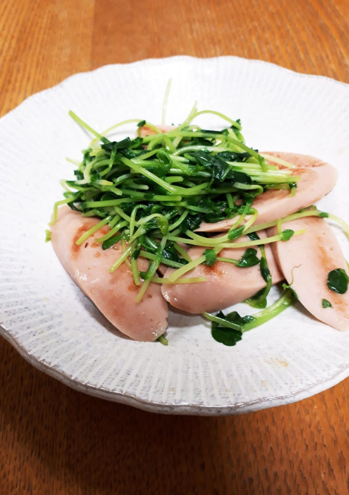 魚肉ソーセージと豆苗のサッと炒め-レシピのメイン写真