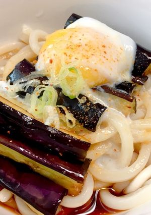生姜風味の揚げナス温玉ぶっかけ冷しうどん-レシピのメイン写真