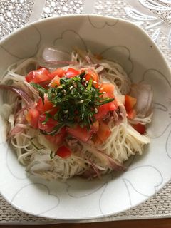 夏にトマト、ツナ、ミョウガのそうめん☆☆-レシピのメイン写真