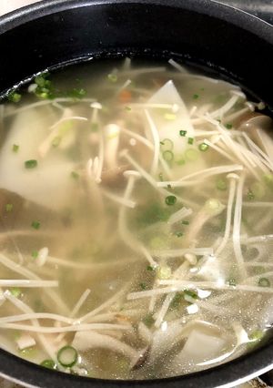ダシダできのこたっぷりワンタン風スープ-レシピのメイン写真