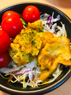 市販サラダ●鶏肉&カボチャの甘煮サラダ盛-レシピのメイン写真