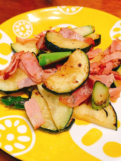 ズッキーニとベーコンの炒め物-レシピのメイン写真