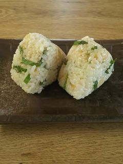 天かす・大葉・チーズ・めんつゆでおにぎり-レシピのメイン写真