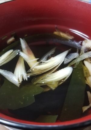 霜降りシメジ、わかめ、茗荷のお吸い物＾＾-レシピのメイン写真